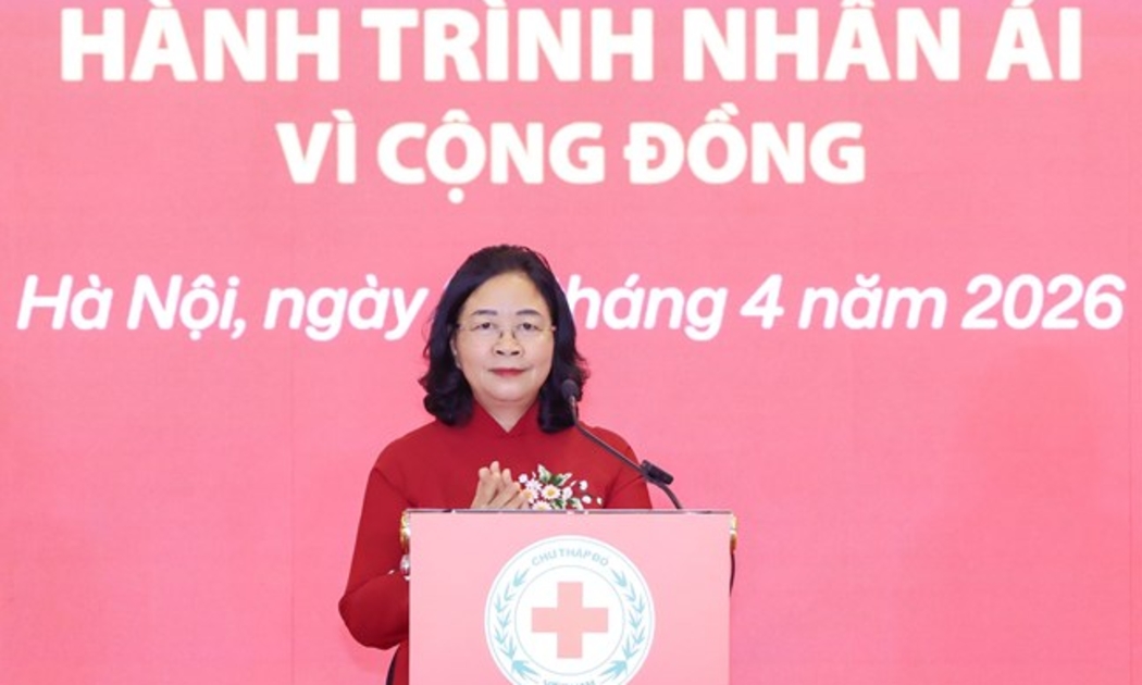 Bà Bùi Thị Minh Hoài, Ủy viên Bộ Chính trị, Bí thư Trung ương Đảng, Chủ tịch Ủy ban Trung ương Mặt trận Tổ quốc Việt Nam phát biểu tại Lễ phát động. Ảnh: Mặt trận.