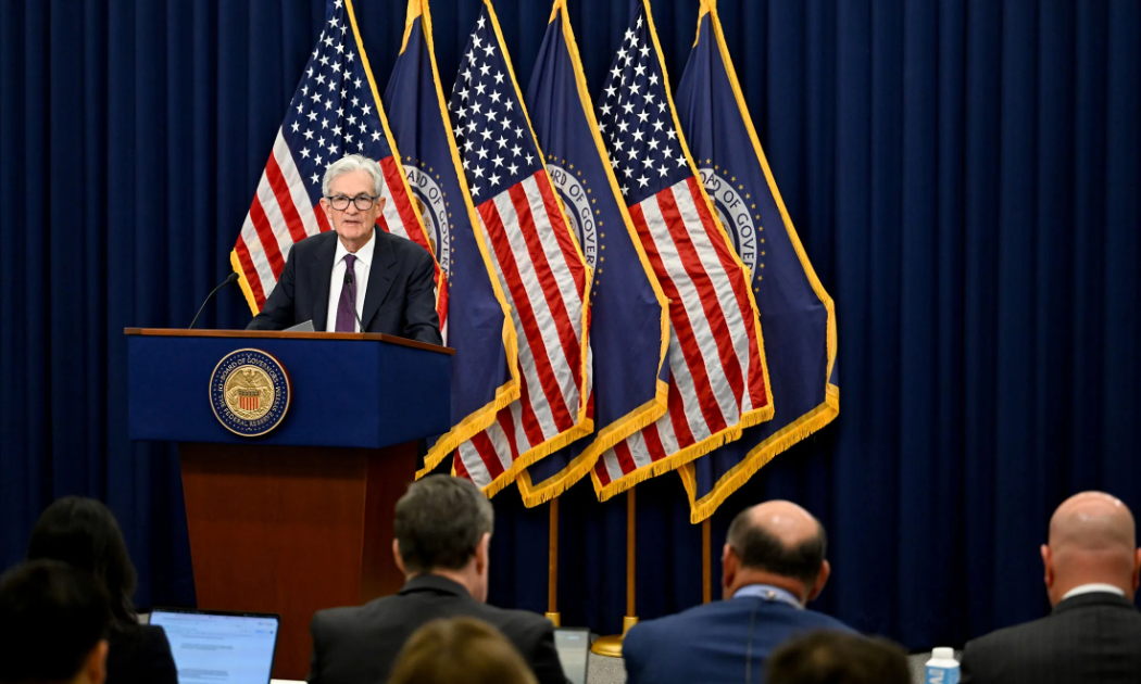 Cuộc họp Fed: Sự chia rẽ hiếm thấy về lãi suất, ông Powell phát tín hiệu ở lại