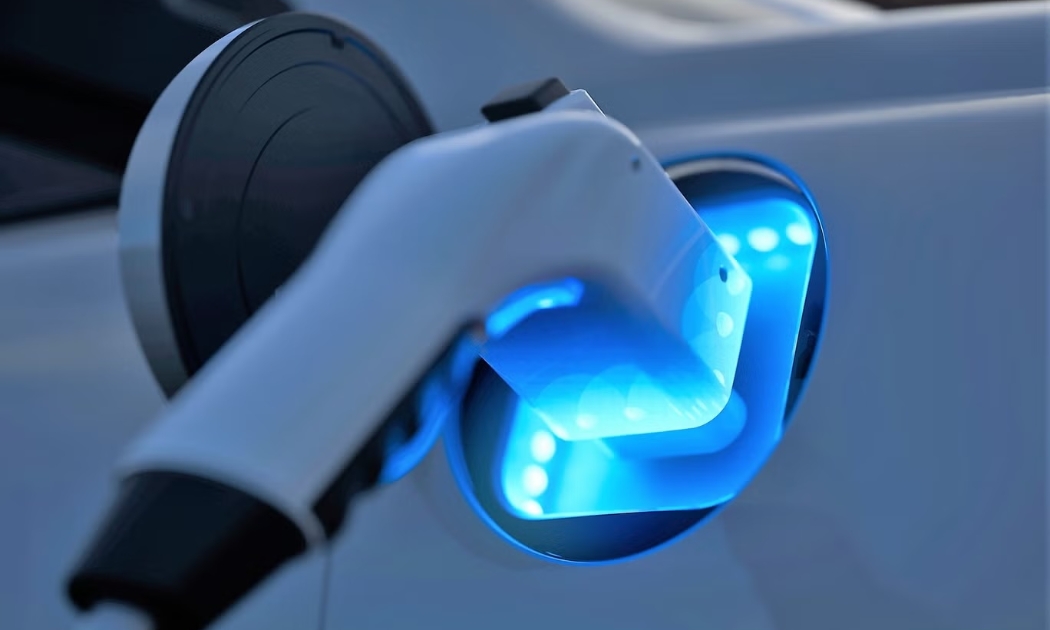 Sạc siêu nhanh dưới 10 phút: 