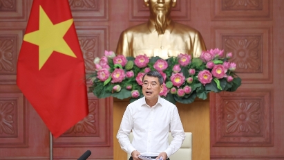 Government issues 8 resolutions to streamline  administrative procedures and business conditions