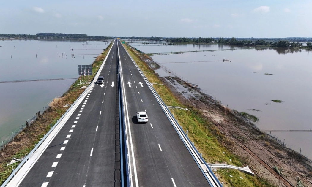 Thông xe nhiều tuyến cao tốc, phục vụ nhu cầu đi lại tăng cao dịp lễ