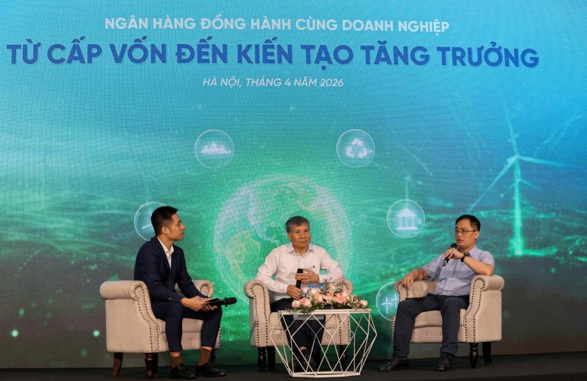 Các chuyên gia thảo luận về cơ hội, thách thức khi phát triển mô hình ngân hàng kiến tạo số tại Việt Nam.