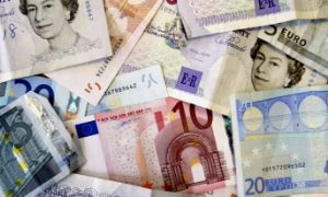 “Tiến thoái lưỡng nan” vì chiến tranh, ECB và BOE cùng giữ nguyên lãi suất