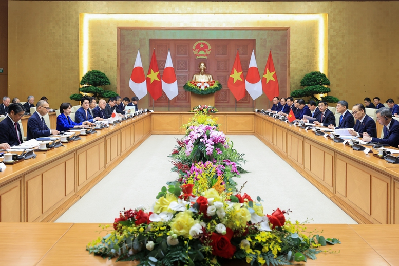 Thủ tướng Chính phủ Lê Minh Hưng và Thủ tướng Nhật Bản Takaichi Sanae cùng Đoàn đại biểu cấp cao hai nước đã tiến hành hội đàm tại Trụ sở Chính phủ. Ảnh: VGP