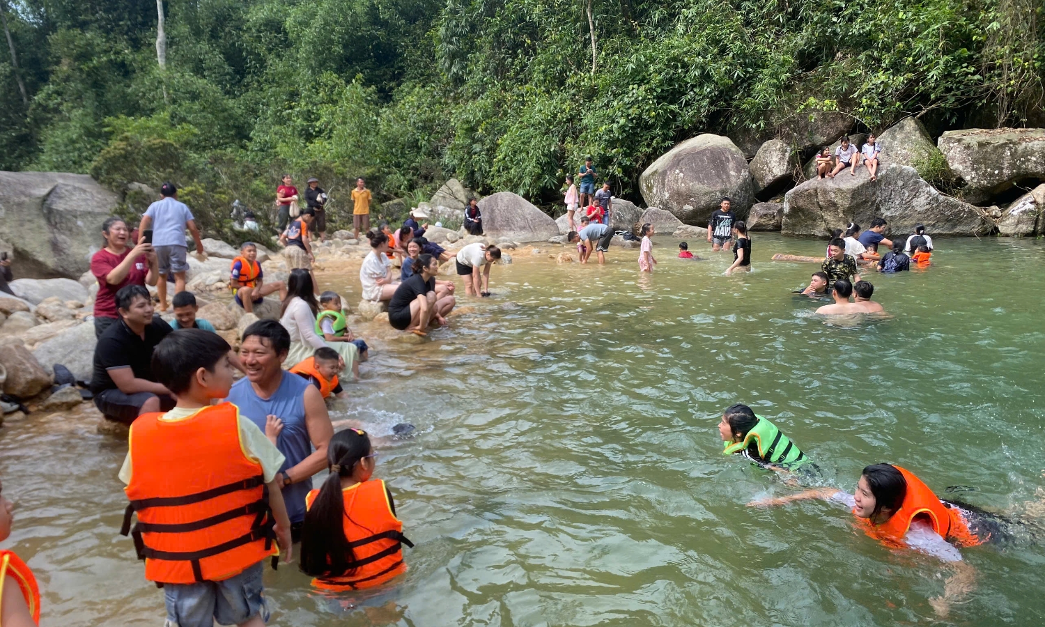Thác Ma Hao “bản hòa âm” giữa đại ngàn xứ Thanh