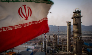 Iran sắp hết chỗ chứa dầu vì bị Mỹ chặn eo biển Hormuz