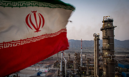 Iran sắp hết chỗ chứa dầu vì bị Mỹ chặn eo biển Hormuz