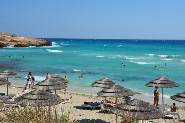 Du lịch là ngành kinh tế mũi nhọn của Cyprus.