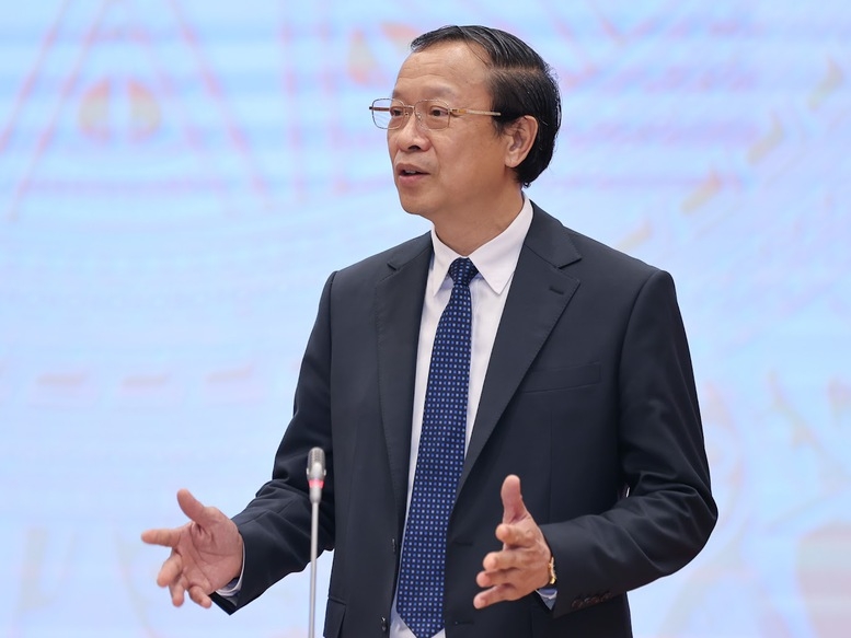 Thứ trưởng Thường trực Bộ Giáo dục và Đào tạo Phạm Ngọc Thưởng thông tin về việc triển khai sách giáo khoa thống nhất - ẢNh: VGP