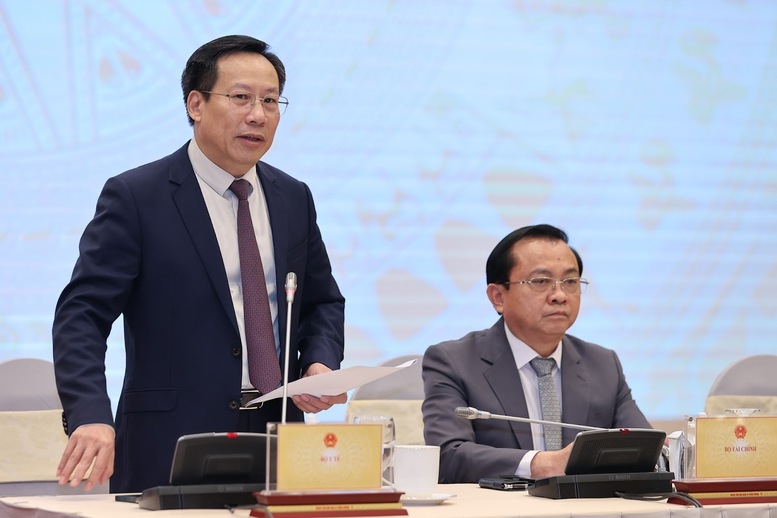 Thứ trưởng Bộ Y tế Lê Đức Luận thông tin về tiến độ hai dự án xây dựng cơ sở 2 của Bệnh viện Bạch Mai và Bệnh viện Hữu nghị Việt Đức - Ảnh: VGP