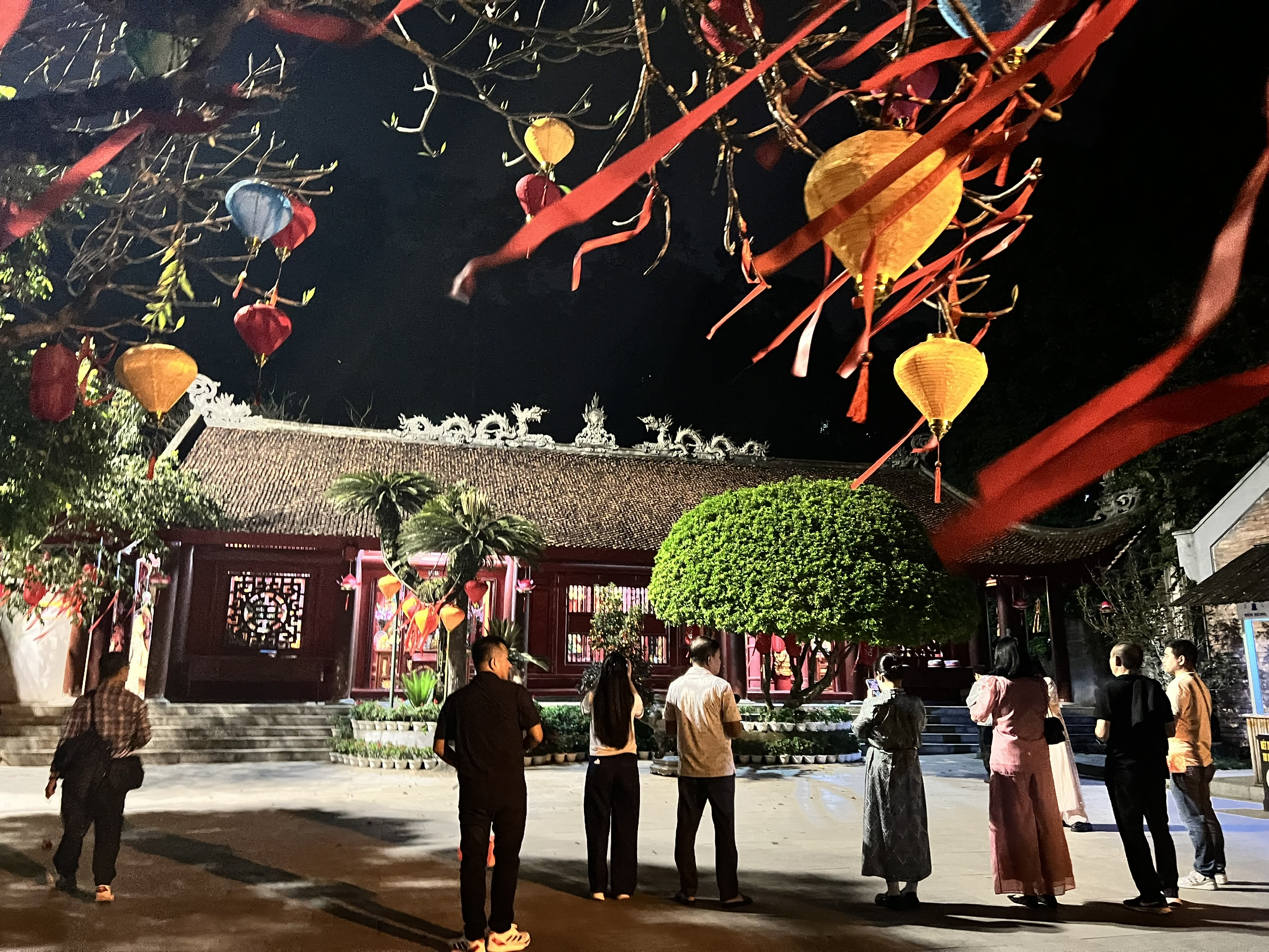 Tour đêm 'Đền Hùng lung linh nguồn cội'.