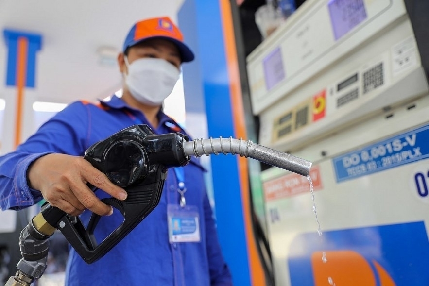 Đơn giản hóa, cắt giảm nhiều thủ tục hành chính, điều kiện kinh doanh trong lĩnh vực xăng dầu. Ảnh minh họa.