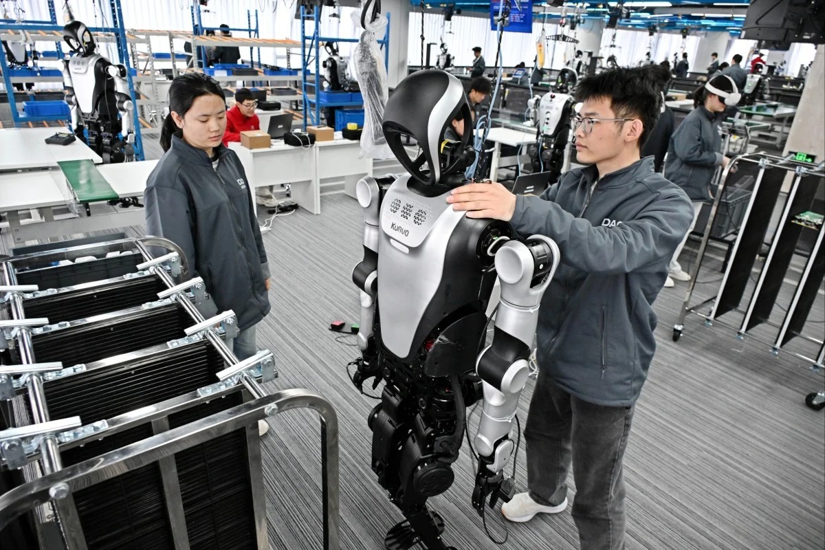 So với smartphone, robot đòi hỏi độ chính xác và độ tin cậy cao hơn nhiều