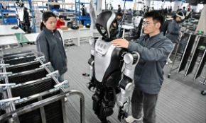 So với smartphone, robot đòi hỏi độ chính xác và độ tin cậy cao hơn nhiều