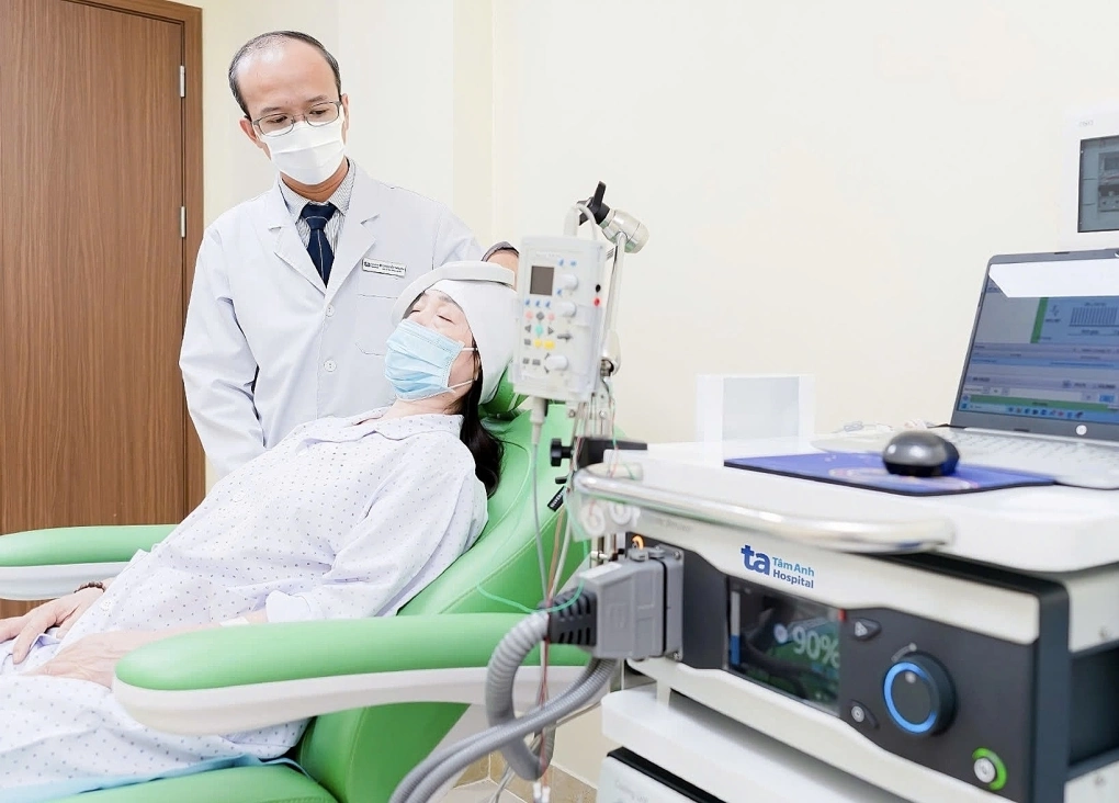 Kích thích từ trường xuyên sọ là giải pháp mang lại hiệu quả điều trị nhanh với chứng đau nửa đầu.
