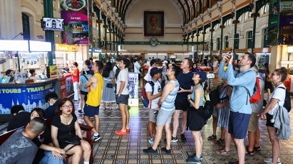 Retail sales of goods and services hit $96.8bln in 4M