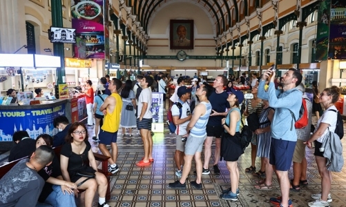 Retail sales of goods and services hit $96.8bln in 4M