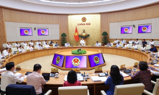 PM urges synchronized solutions to build growth foundation from start of term