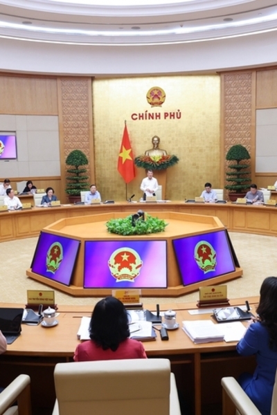 PM urges synchronized solutions to build growth foundation from start of term