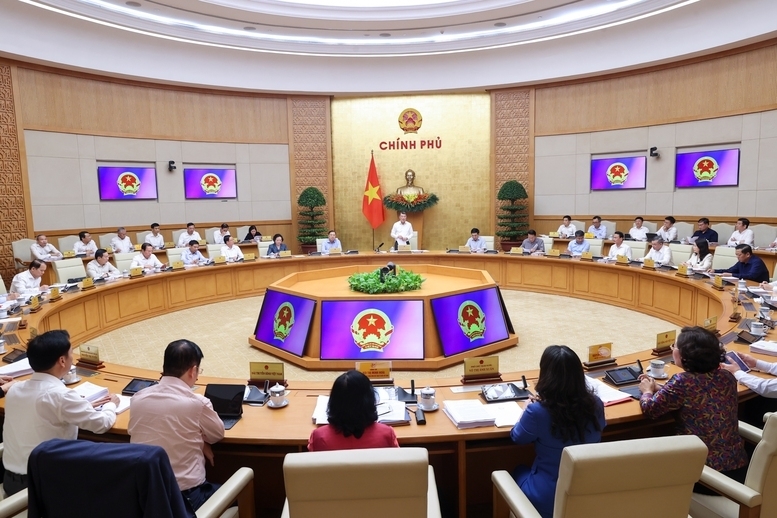 PM urges synchronized solutions to build growth foundation from start of term