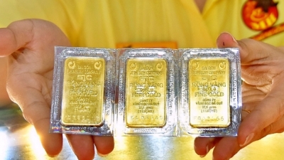 Domestic gold prices drop to lowest level in four month