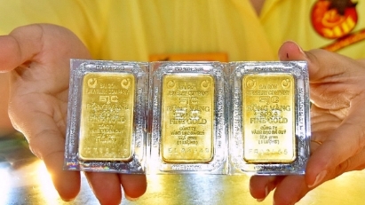 Domestic gold prices drop to lowest level in four month