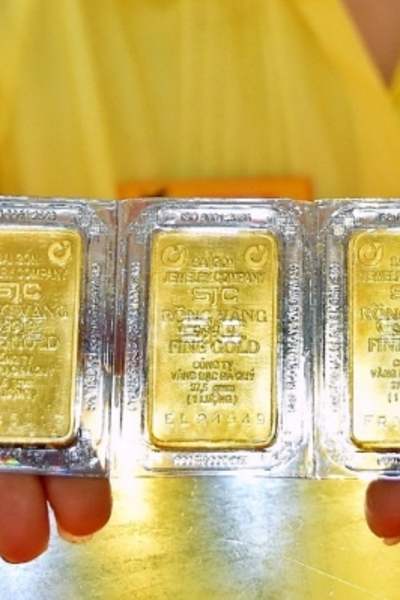Domestic gold prices drop to lowest level in four month