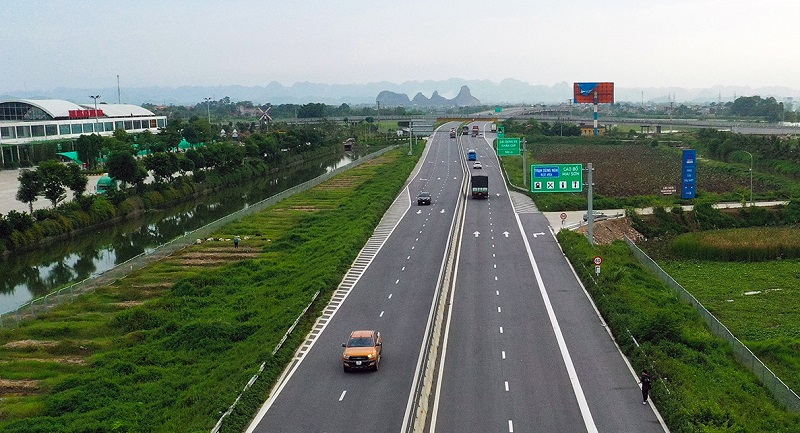 Dự án cao tốc Bắc – Nam, đoạn Cao Bồ – Mai Sơn được mở rộng từ 4 làn xe lên 6 làn xe. 