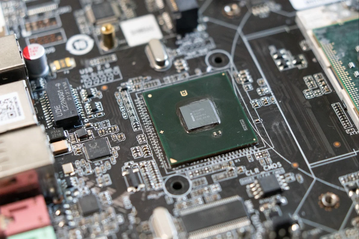Các nhà thiết kế chip Trung Quốc dành một nửa doanh thu cho R&D