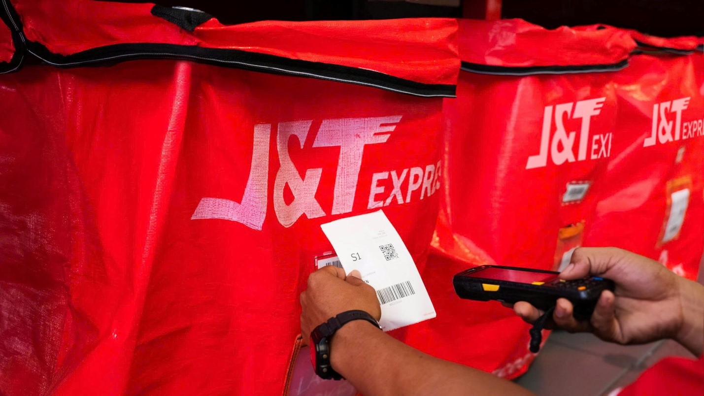Túi trung chuyển tái sử dụng, thân thiện với môi trường. Ảnh: JT Express Việt Nam.
