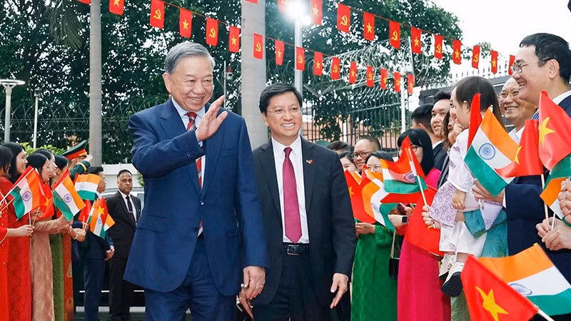 Tổng Bí thư, Chủ tịch nước Tô Lâm gặp gỡ cộng đồng người Việt tại Ấn Độ