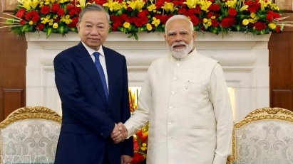 Top Vietnamese leader holds talks with Indian PM