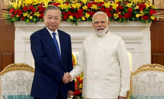 Top Vietnamese leader holds talks with Indian PM