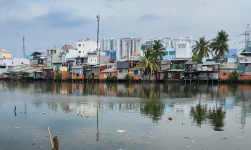 Thành phố Hồ Chí Minh: Đến năm 2030 sẽ di dời 20.000 căn nhà ven sông, kênh, rạch