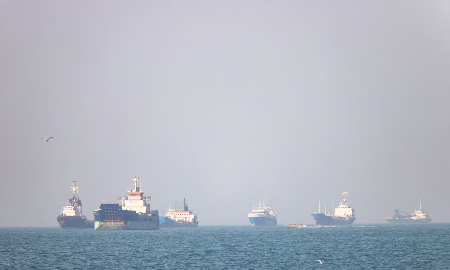 Giá dầu lao dốc, vàng tăng bùng nổ sau khi có tin tốt về đàm phán Mỹ - Iran