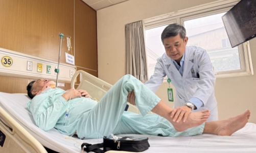 Bác sĩ Việt Nam điều trị thành công cho nhiều bệnh nhân nước ngoài