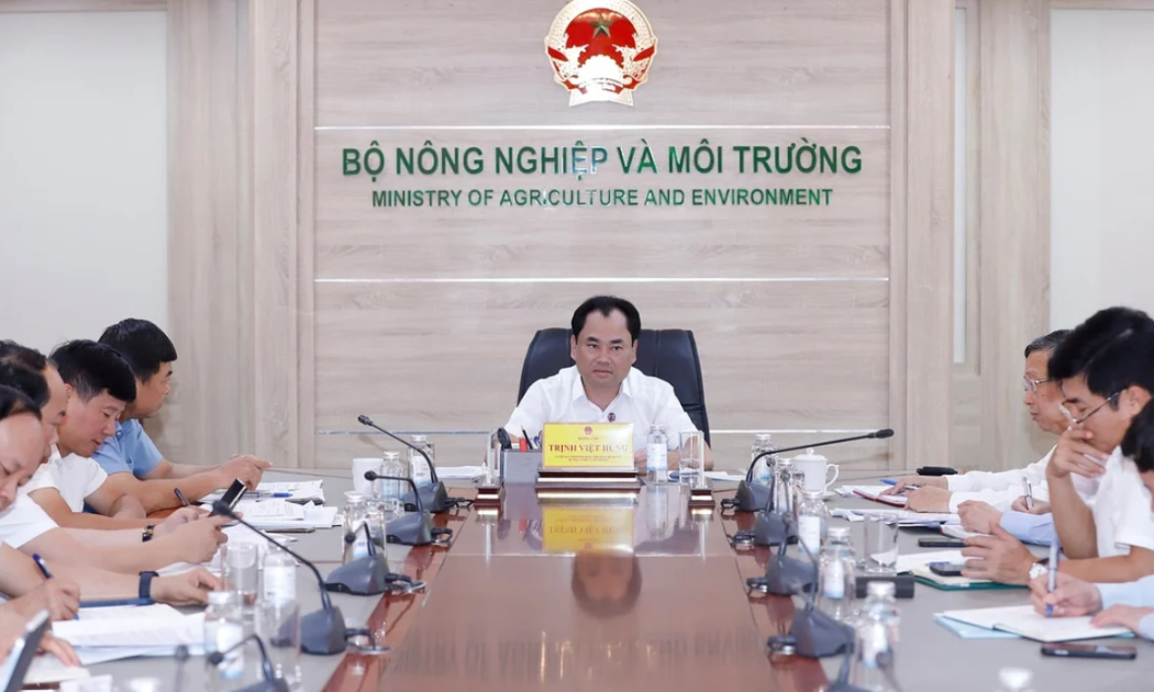 Bộ trưởng Trịnh Việt Hùng chủ trì cuộc họp.