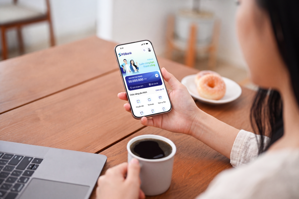 PGBank App tích hợp đa tính năng của VNPAY đặt vé xem phim, đặt vé tàu, máy bay, taxi, thanh toán hóa đơn, mua sắm VnShop… giải quyết mọi nhu cầu trong cuộc sống của khách hàng. Ảnh: VNPAY.