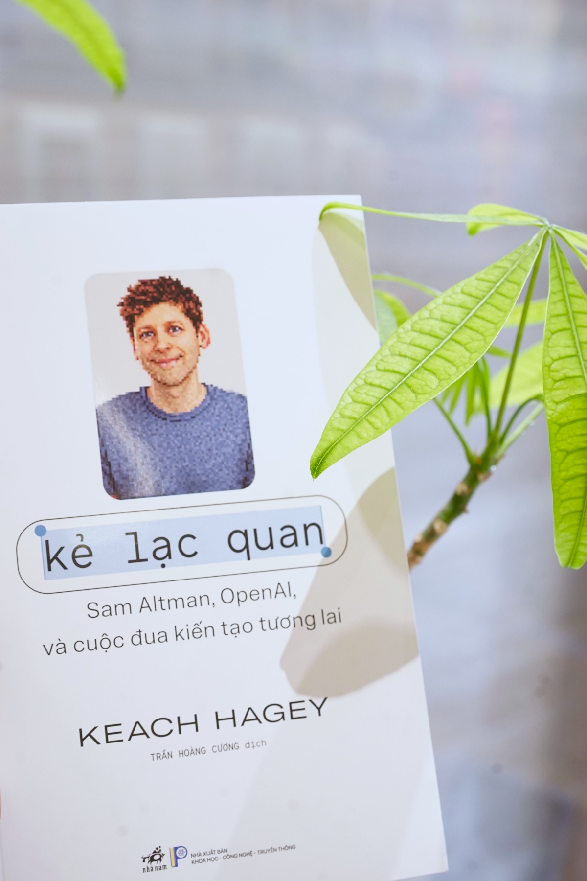 Kẻ Lạc Quan không chỉ là câu chuyện về Sam Altman hay OpenAI – mà còn là câu chuyện về cách các ý tưởng, tầm nhìn và quyền lực va chạm với nhau để từ đó kiến tạo tương lai.