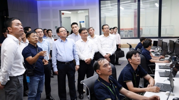 Phó Thủ tướng Hồ Quốc Dũng: Doanh nghiệp Việt cần tiên phong làm chủ AI, UAV chiến lược