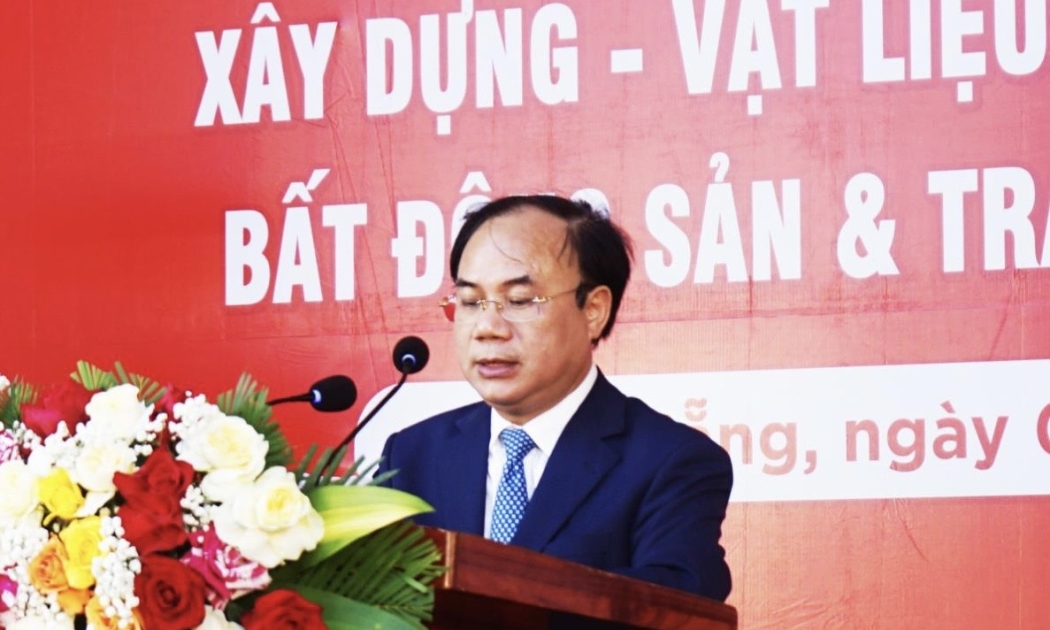 Thứ trưởng Bộ Xây dựng Nguyễn Văn Sinh phát biểu khai mạc Vietbuild Đà Nẵng 2026.