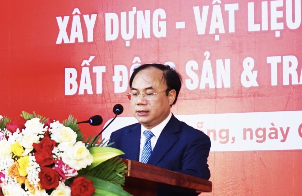 Thứ trưởng Bộ Xây dựng Nguyễn Văn Sinh phát biểu khai mạc Vietbuild Đà Nẵng 2026.