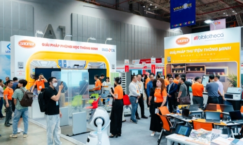 HCM City hosts exhibitions on smart cities, education and advanced technologies