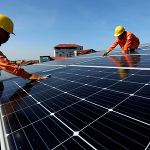Hà Tĩnh đặt mục tiêu phát triển mạnh điện mặt trời mái nhà nhằm chủ động nguồn cung năng lượng tại chỗ. Ảnh minh hoạ