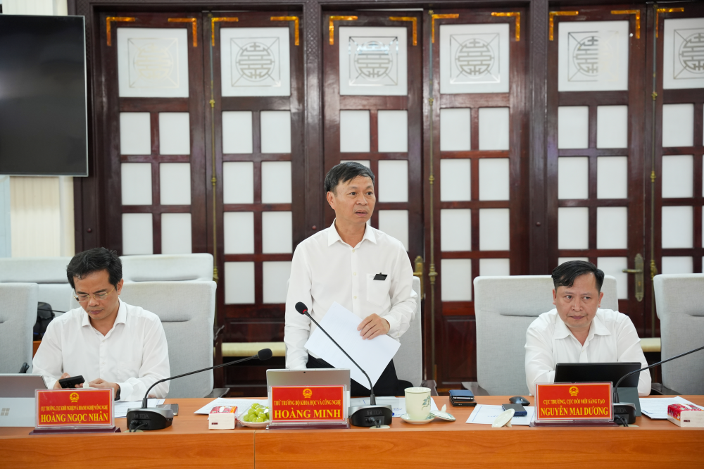 Thứ trưởng Bộ Khoa học và Công nghệ Hoàng Minh phát biểu tại buổi làm việc