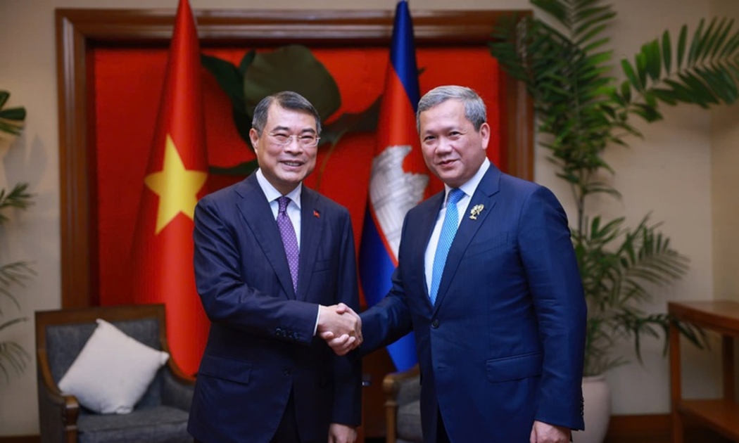 Thủ tướng Lê Minh Hưng gặp Thủ tướng Campuchia Hun Manet
