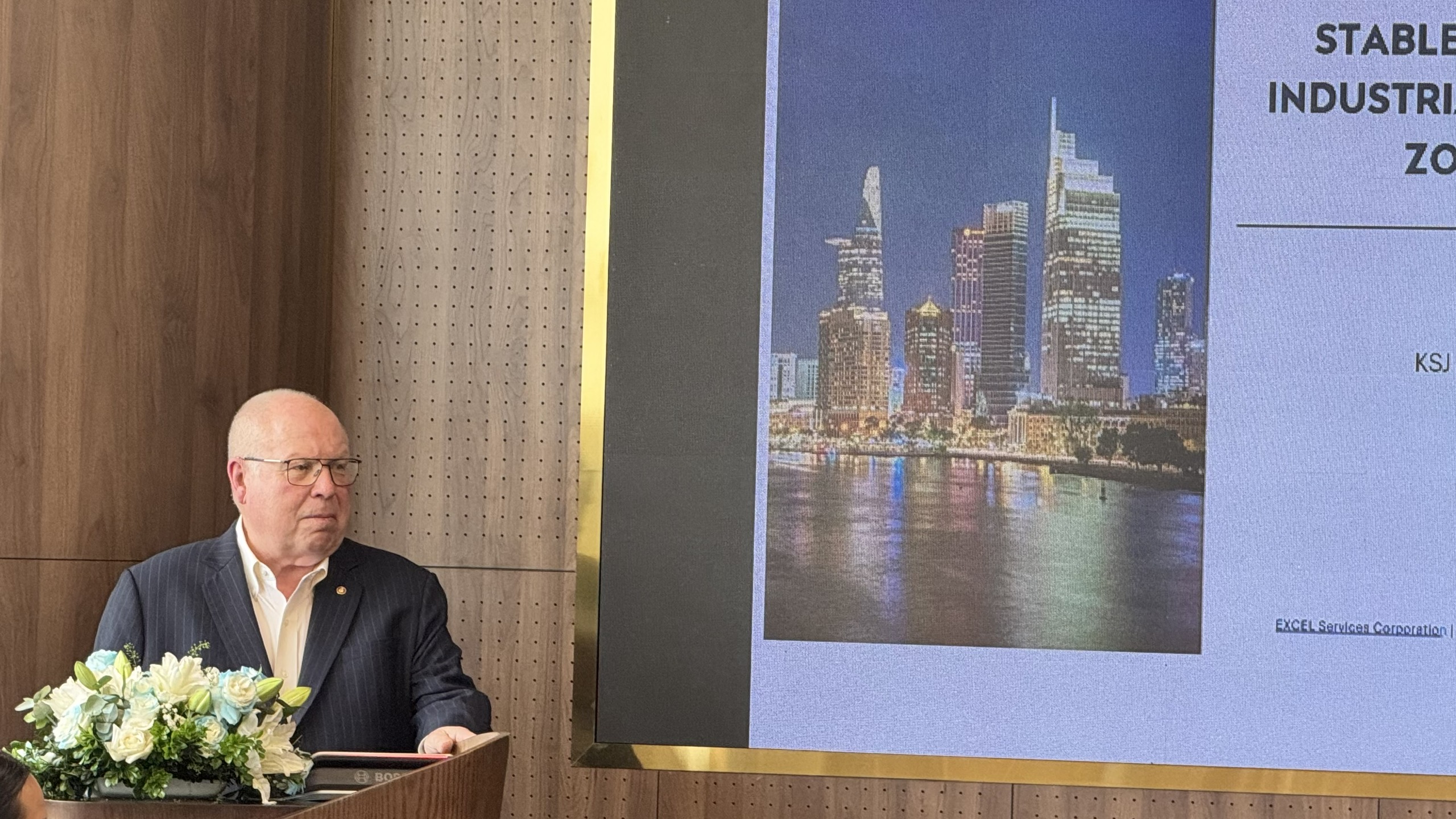 Ông James Voss, Phó Chủ tịch Tập đoàn EXCEL Services Corporation (Hoa Kỳ) chia sẻ.