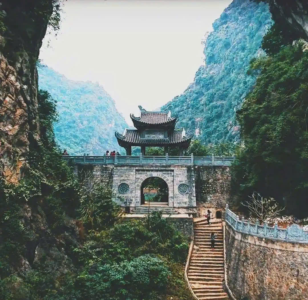 Động Am Tiên (Ảnh: Du lịch Ninh Bình)