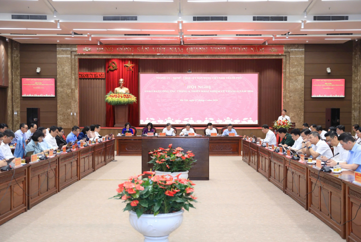 Hội nghị giao ban công tác tháng 4, triển khai nhiệm vụ tháng 5 năm 2026 Thành phố Hà Nội. (Ảnh: UBND TP.Hà Nội)