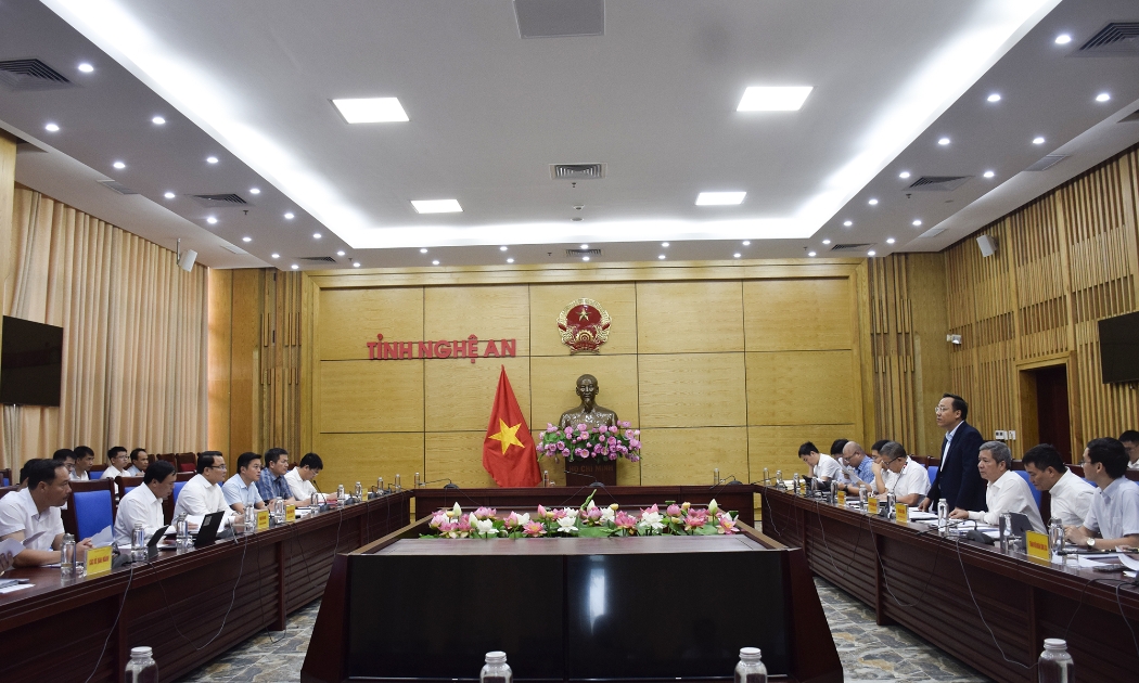 Quang cảnh buổi làm việc